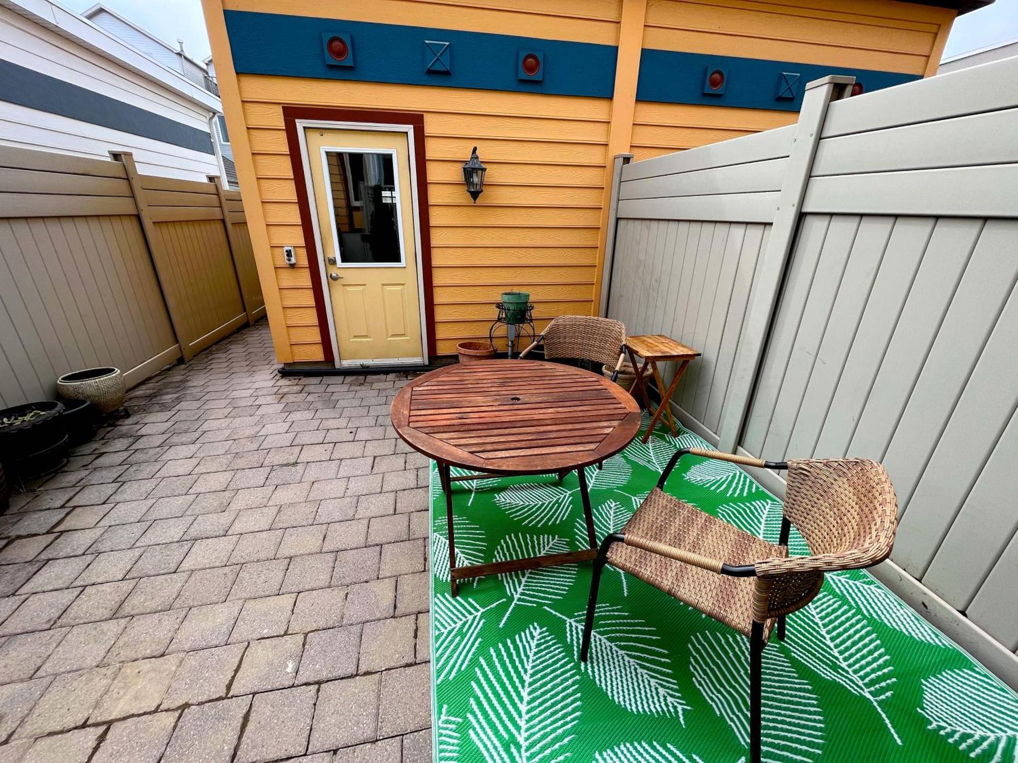Stunning In Townhouse Across The Séjour chez l'habitant *