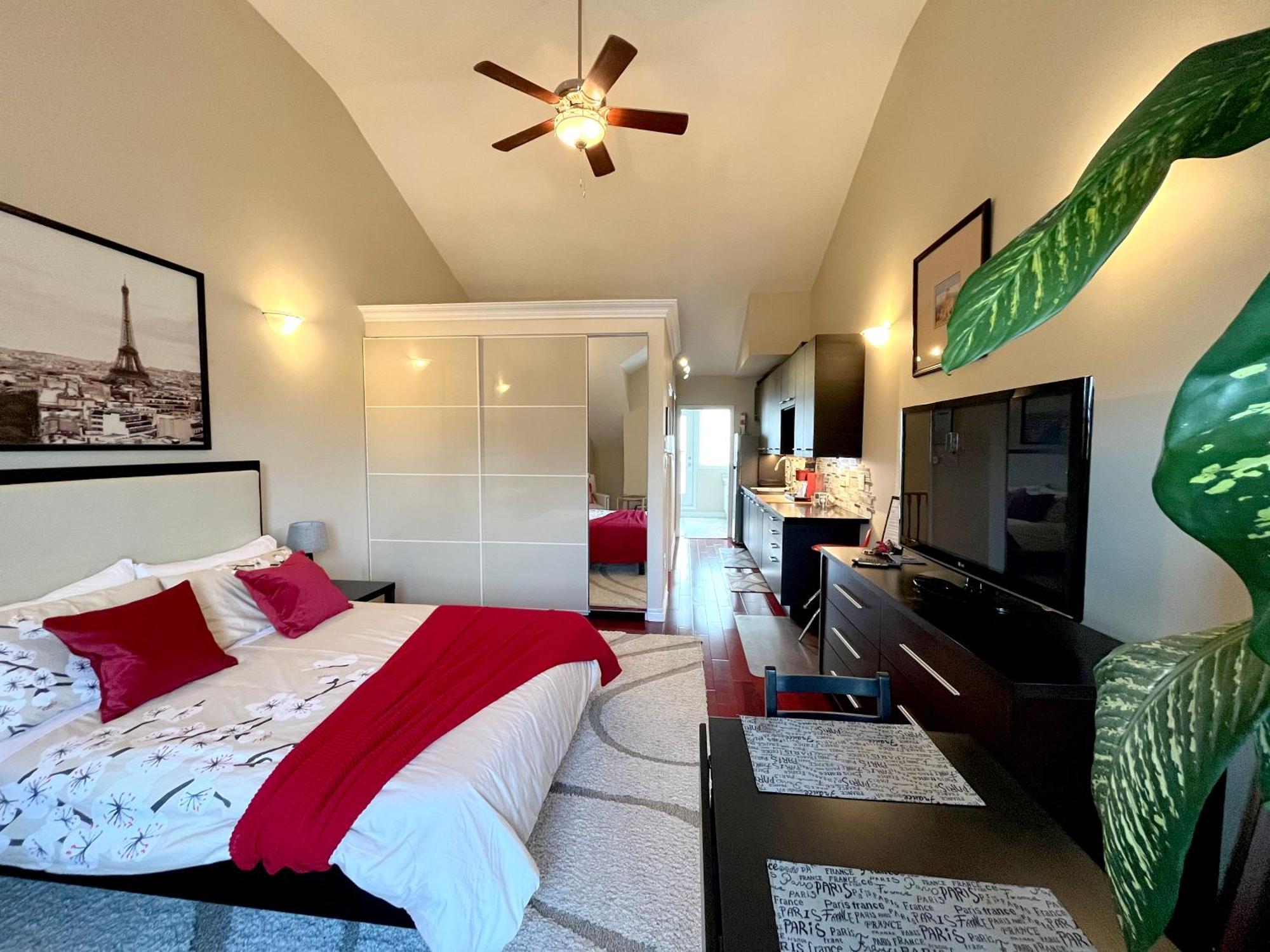 Séjour chez l'habitant Stunning In Townhouse Across The *